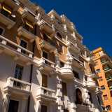 Un edificio sontuoso e completamente differente dagli altri fabbricati nati negli anni 30, ma situato in una posizione �scomoda� che lo nasconde alla vista dei baresi